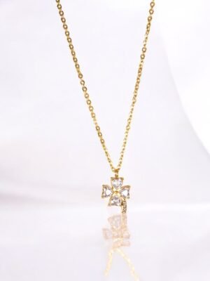 Collar cuatro hojas con rama