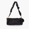 Bolso Negro con Correa Fruncida y Detalle de Pompon
